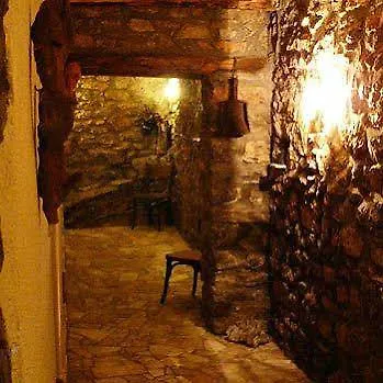Grebnos Stonehouse Οχρίδα